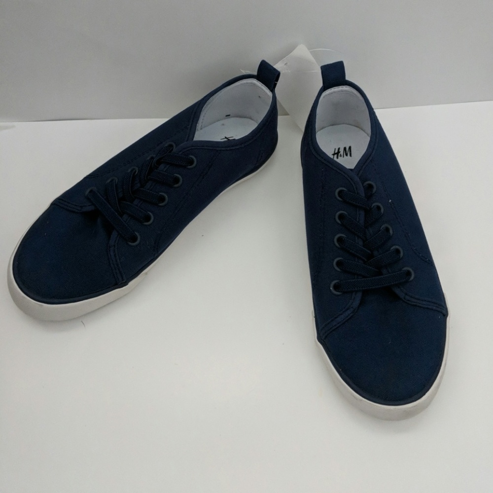 Boys sneakers